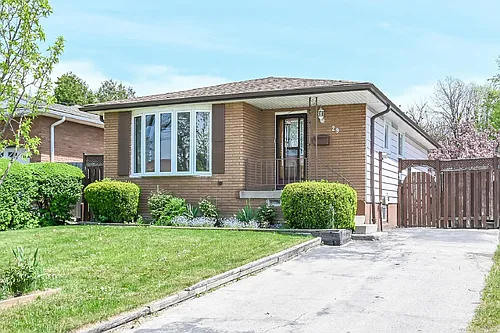 29 Birchcliffe Cres #1 Photo 1