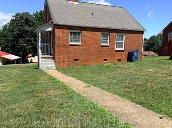 212 Main Ave E