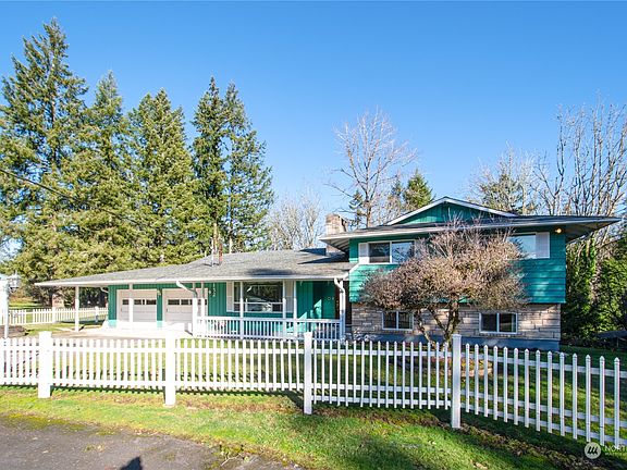 3rd image of 152 S Vista Way
