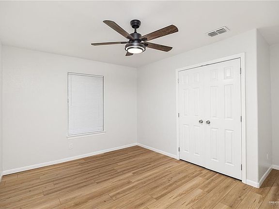 5th image of 305 E 2nd St