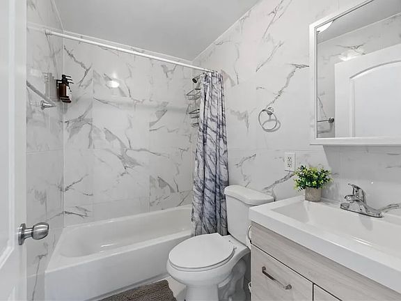 5th image of 286 Cornelia St #1