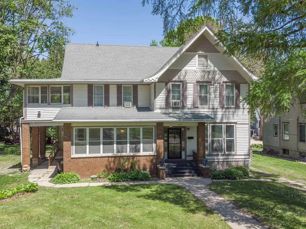 916 W Stephenson St, Freeport, IL 61032