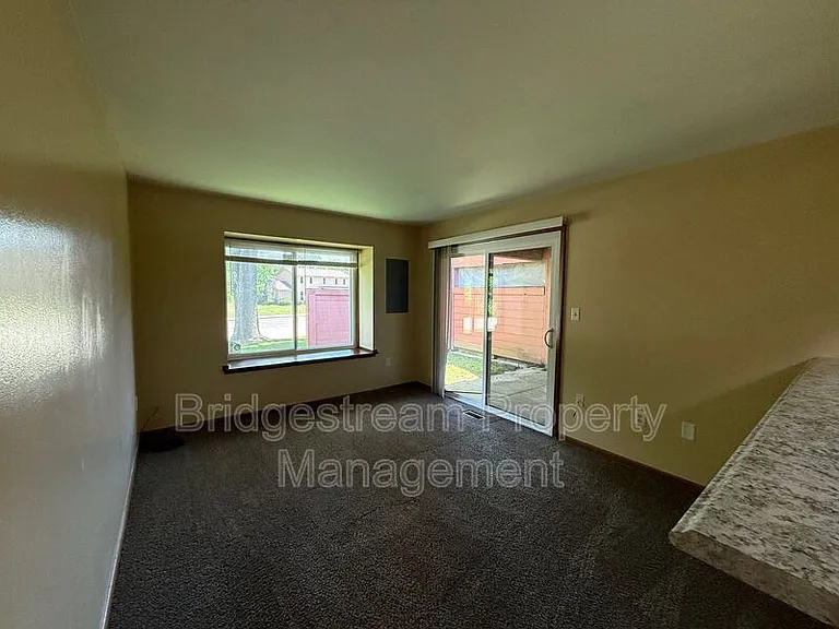4418 Burlingame Cmns — Photo 6