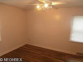 3rd image of 35 Keewaydin Dr