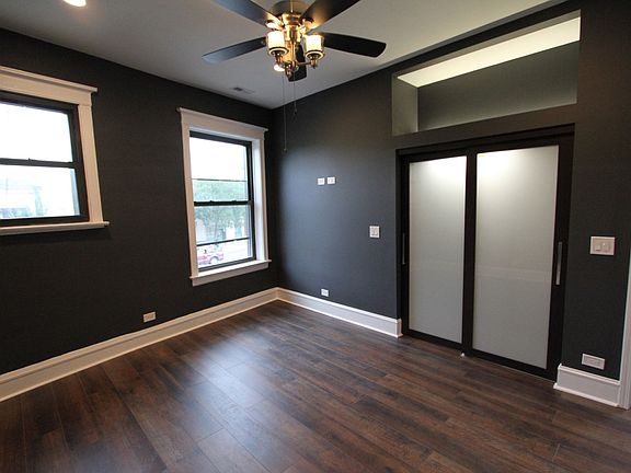 2nd image of 6318 N Clark St #202