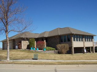 1001 22nd St E, Williston, ND 58801