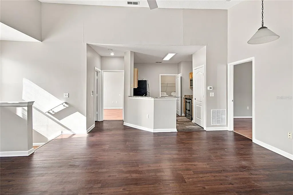 2 bed, 2.0 bath, 1175 sqft, $1,900 — Photo 4