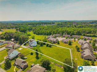 4740 Hillcrest Ln, Whitehall, PA 18052