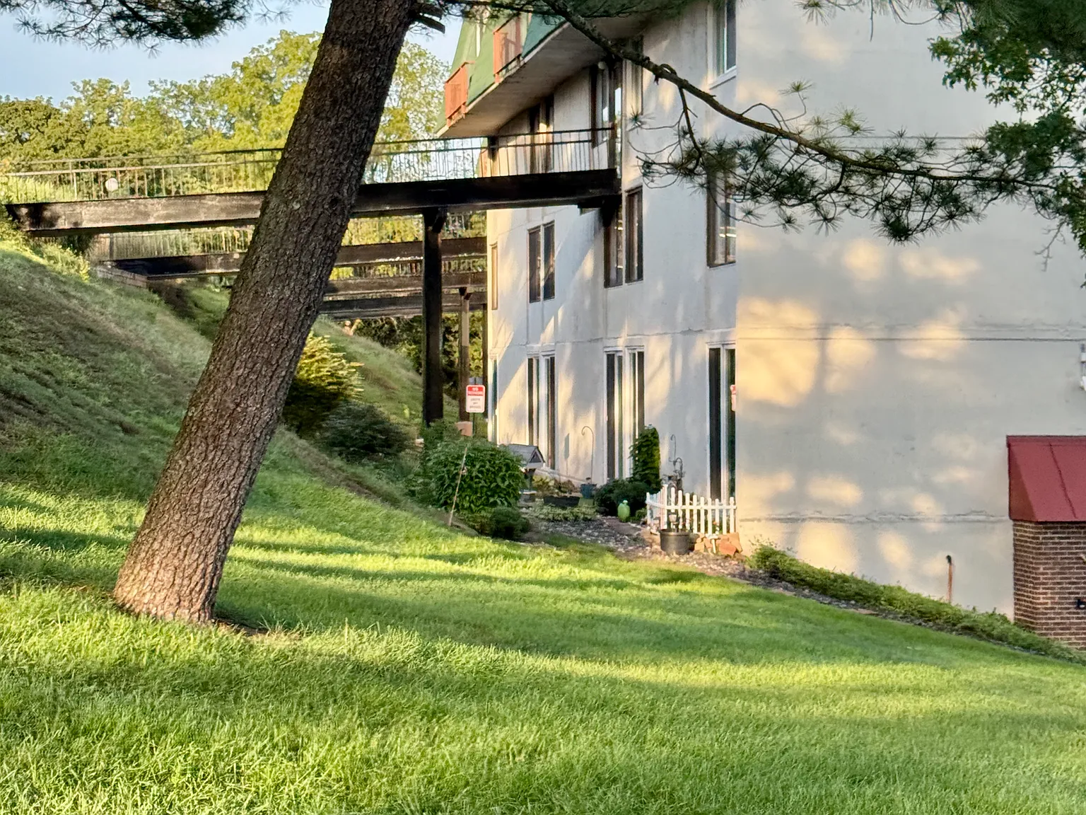 2 bed, 707 sqft, $1,700 — Photo 2