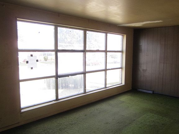 3rd image of 4604 S Lawler Ave