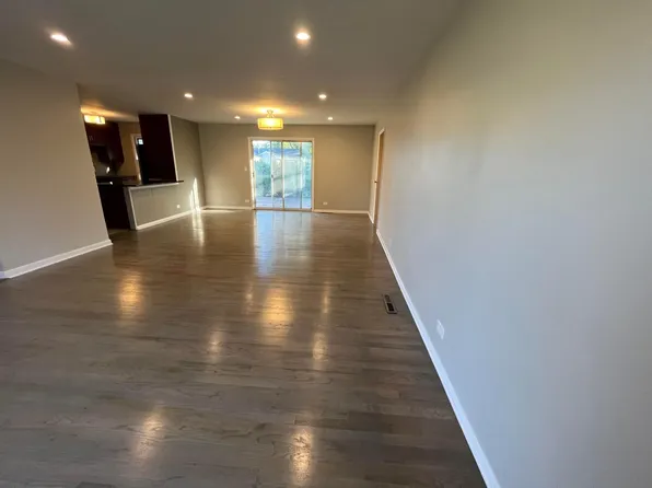 1734 N Kennicott Ave, Arlington Heights, IL 60004