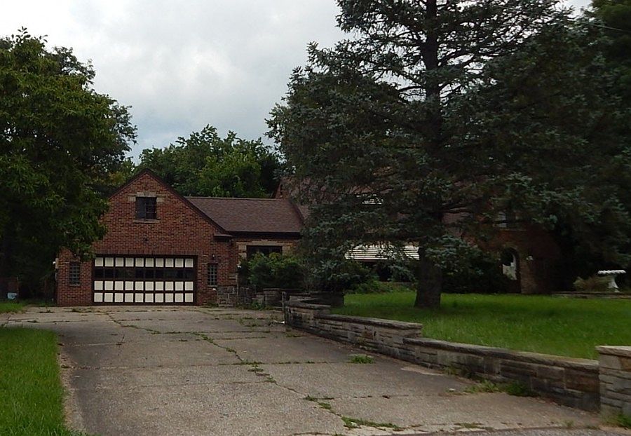 17877 Hunt Rd, Strongsville, OH 44136 Zillow