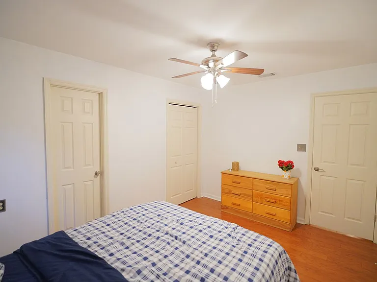 4472 Bay Shore Cir — Photo 19