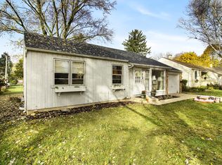 610 S 2nd St, Dundee, IL 60118