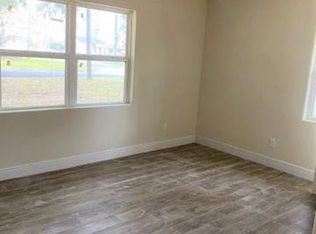 1318 Muncy St, El Campo, TX 77437