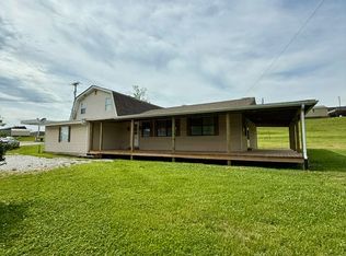 942 W 3rd Ave, Oneida, TN 37841