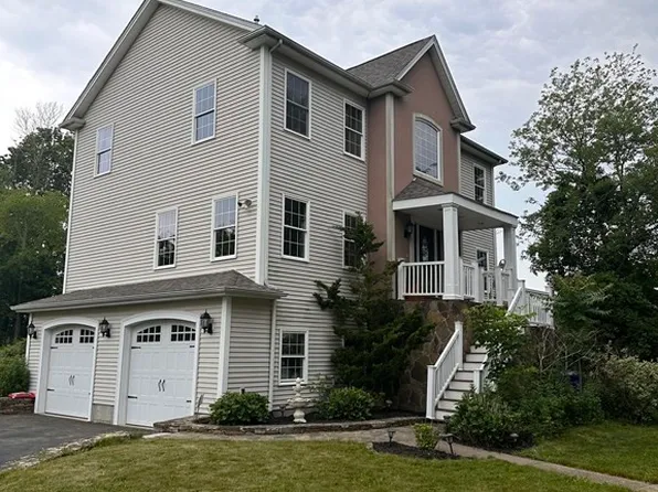 106 David St, Fall River, MA 02720