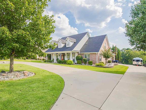 3rd image of 3113 Fairway Oaks Ln