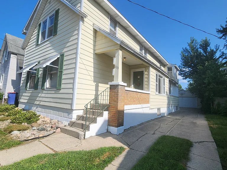 1113 Crosby St NW #1 — Photo 3
