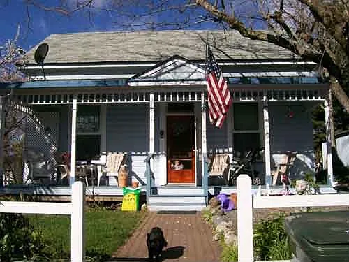 195 S Estep St photo 1