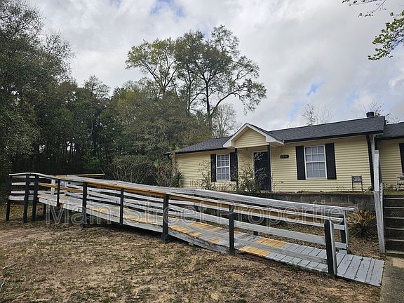 3rd image of 6206 Woodward Ln