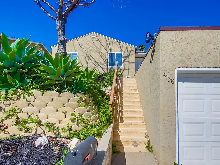 4138 Lois St #B — Photo 26