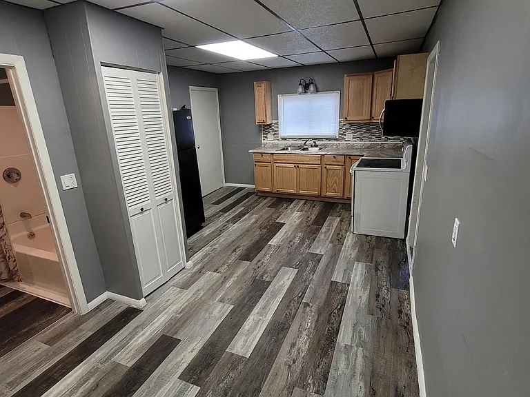 Kitchen/Dining area