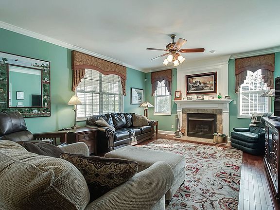 4th image of 8300 Bay Garden Ln