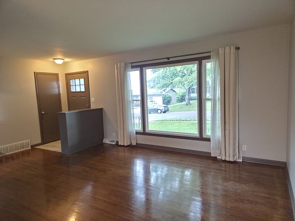 2nd image of 8910 W 94th St