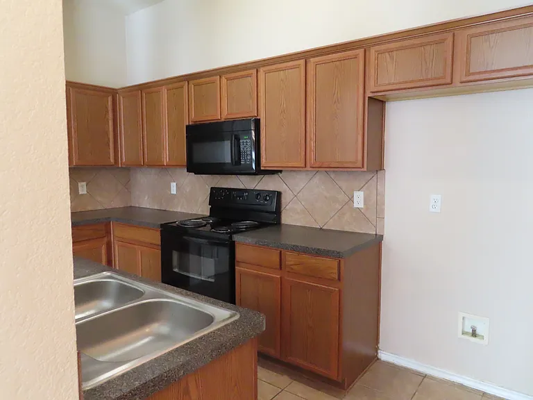 1149 Redman Ave — Photo 10