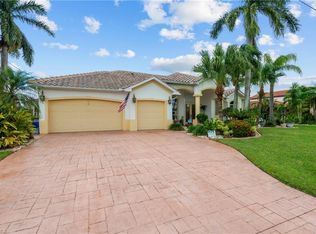 2719 SE 24th Pl, Cape Coral, FL 33904