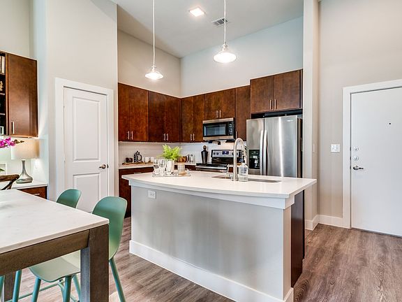3rd image of 6021 Parker Blvd #9302