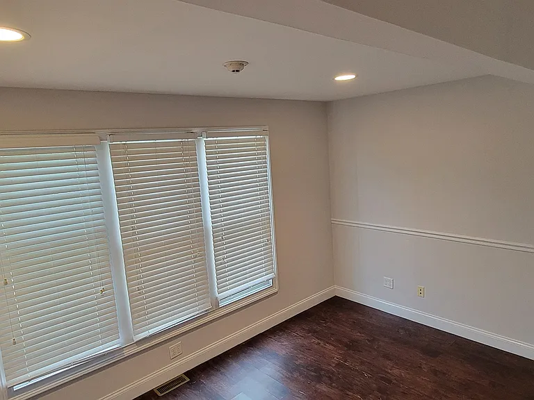 144 W John St #1 — Photo 11