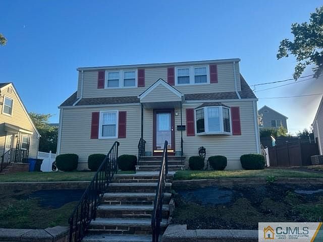 1st image of 109 Strawberry Hill Ave