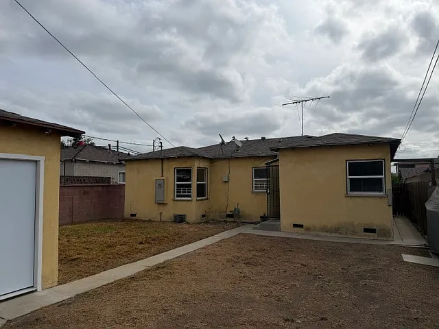 5589 Cerritos Ave — Photo 14