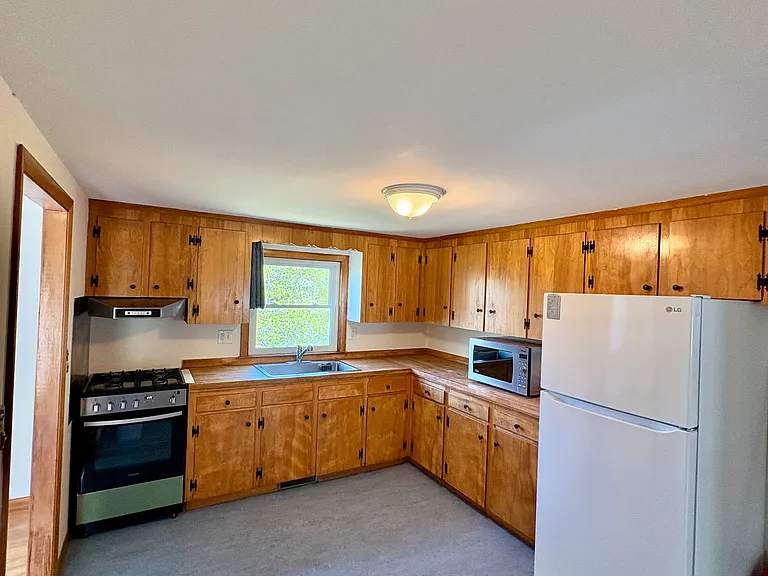 171 Edgewater Dr W — Photo 11