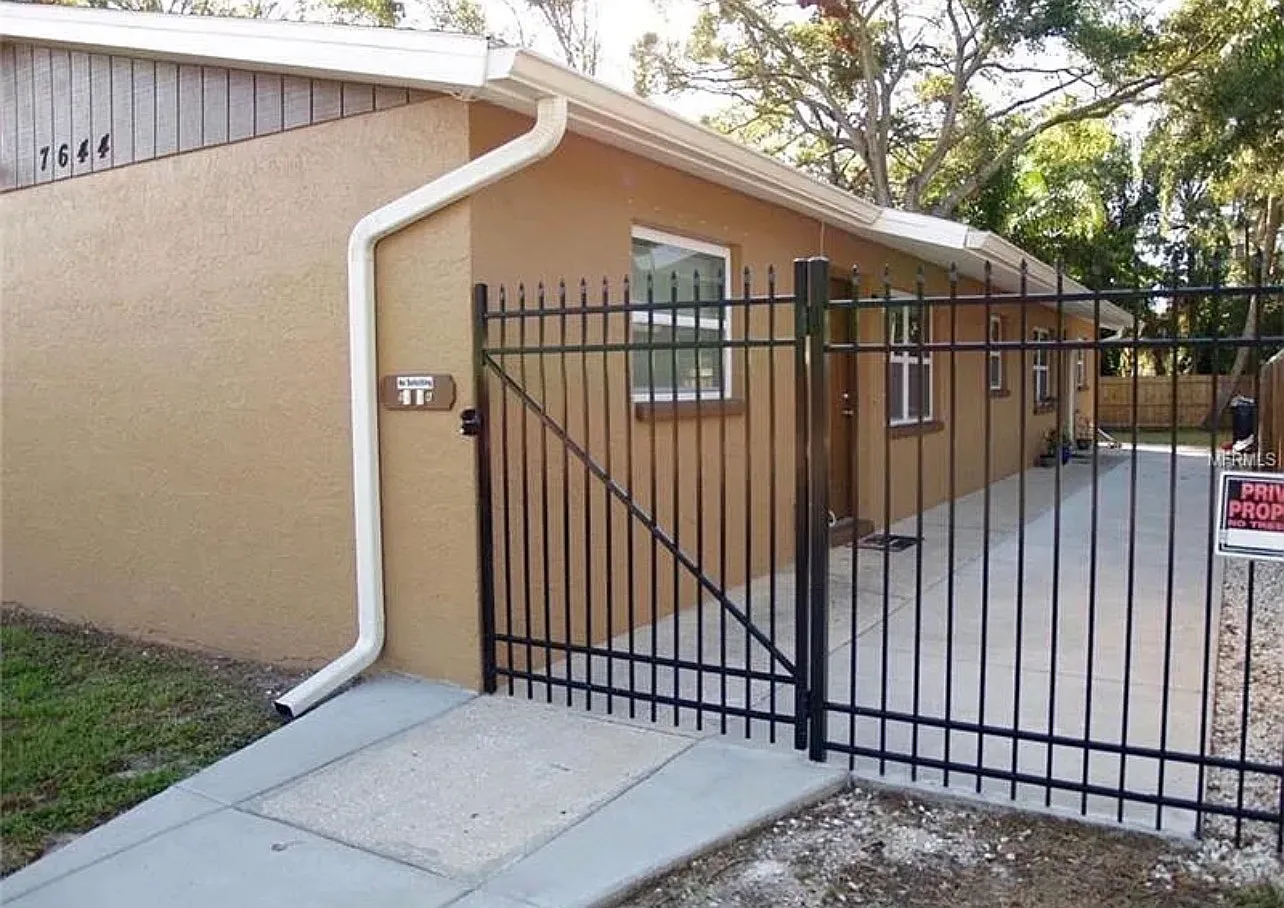 3 bed, 920 sqft, $1,950 — Photo 2