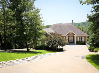 13 Wembly Cir, Bella Vista, AR 72715