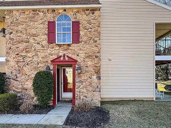3rd image of 109 Valley Greene Cir #135