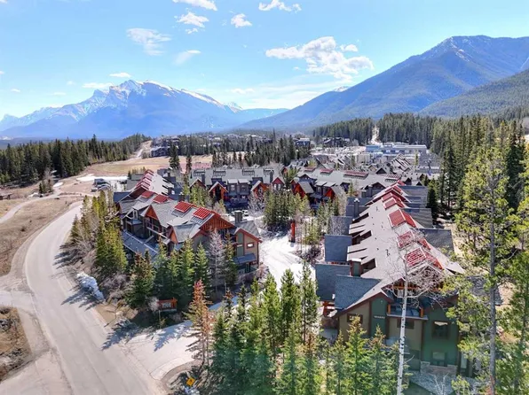 107 N Armstrong Pl #423, Canmore, AB T1W 0A5
