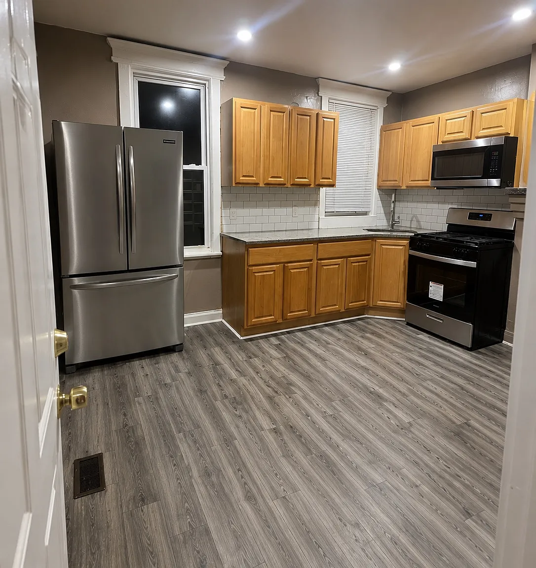 3 bed, $2,300 — Photo 1
