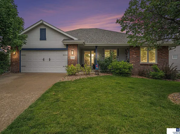 21830 Ponderosa Dr, Gretna, NE 68028