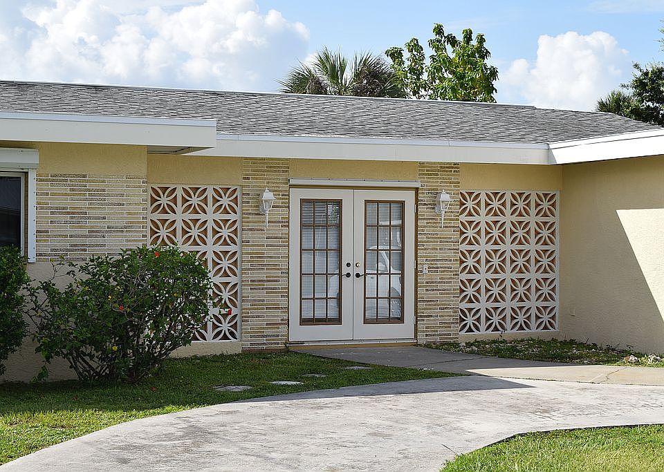 1st image of 4302 Harbour Ln