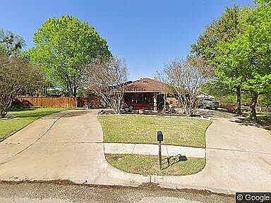 2nd image of 303 Dogwood Ct