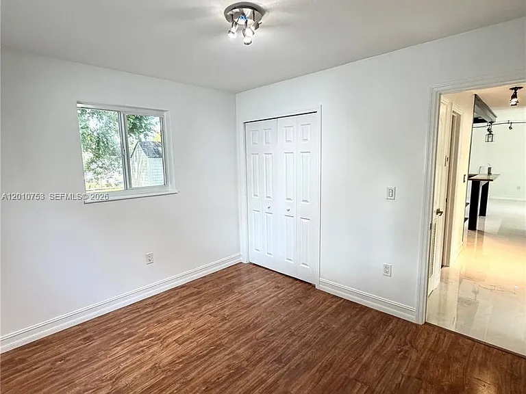 6472 Johnson St — Photo 10