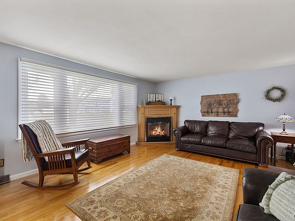 5th image of 7346 Barnyard Cir