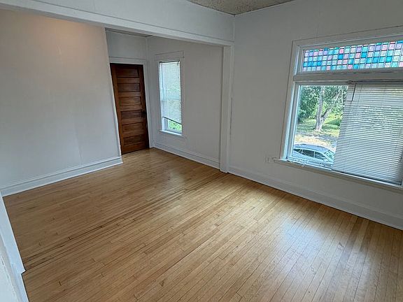 5th image of 409 N 51st Ave W