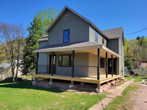 230 Marquette St, Ishpeming, MI 49849