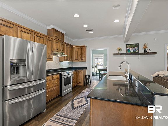 5th image of 22760 Ridgewood Dr