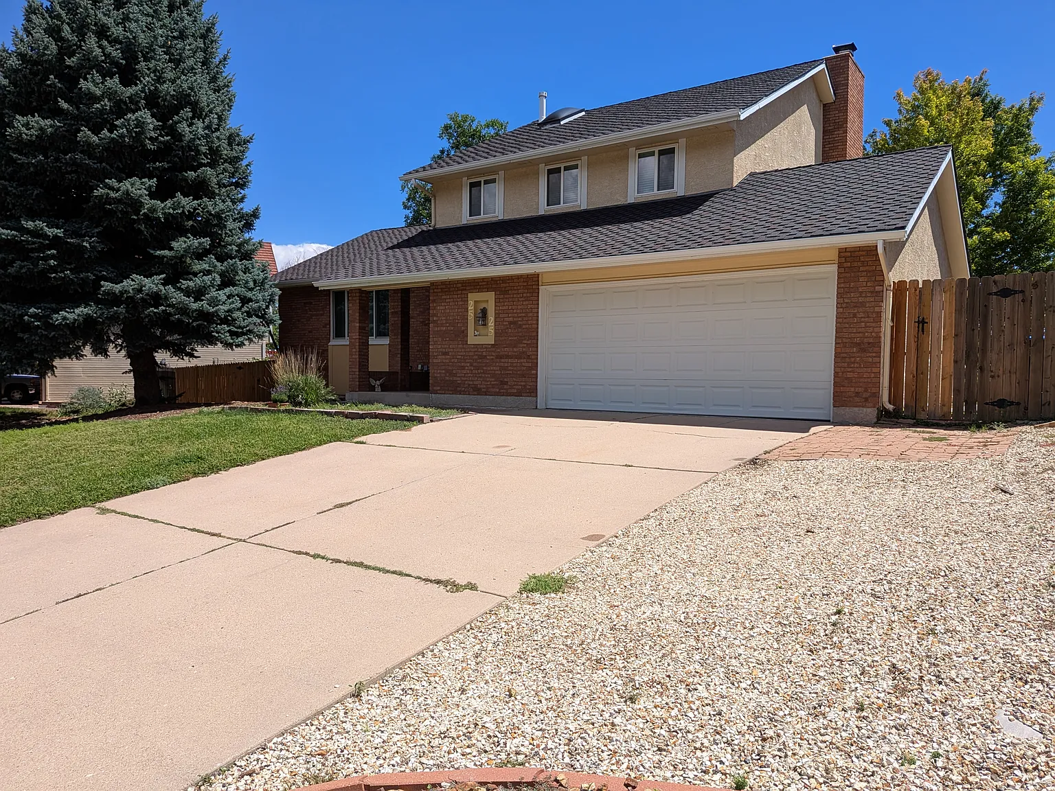 4 bed, 3.5 bath, 2468 sqft, $3,200 — Photo 2